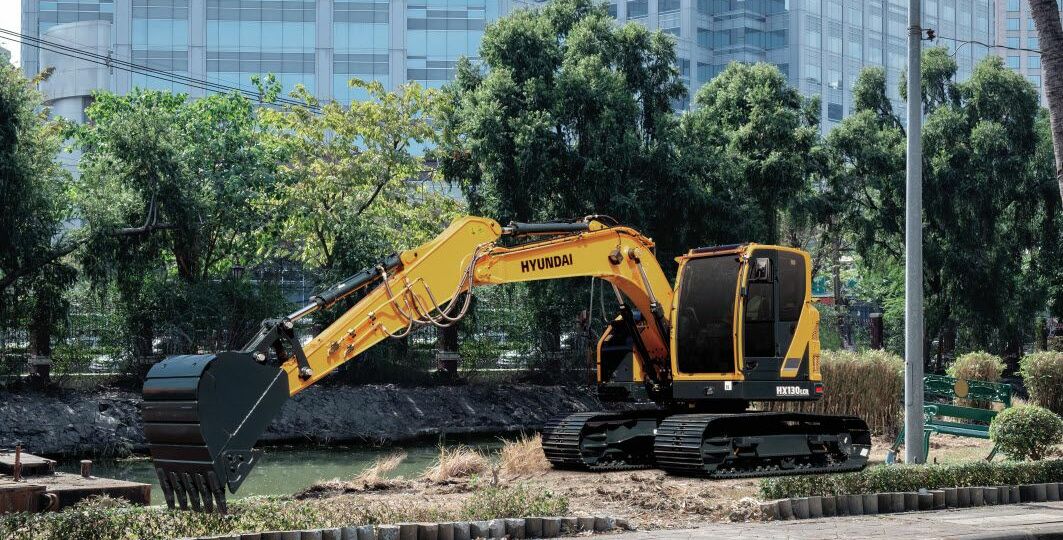 Excavadora de cadenas Hyundai HX130LCR